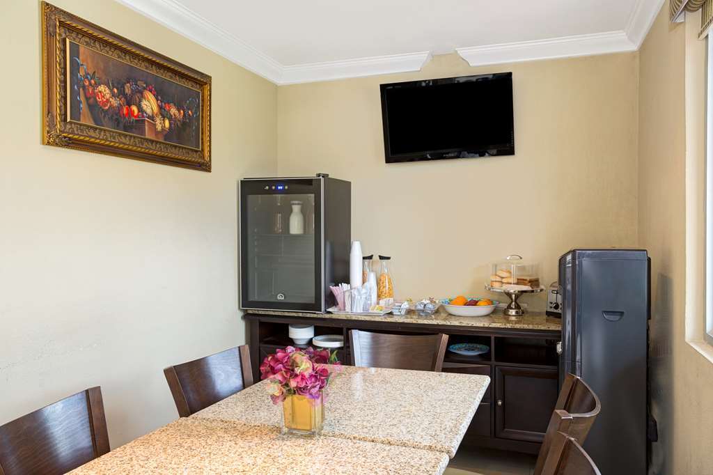 Sun And Surf Inn North Miami Restoran gambar